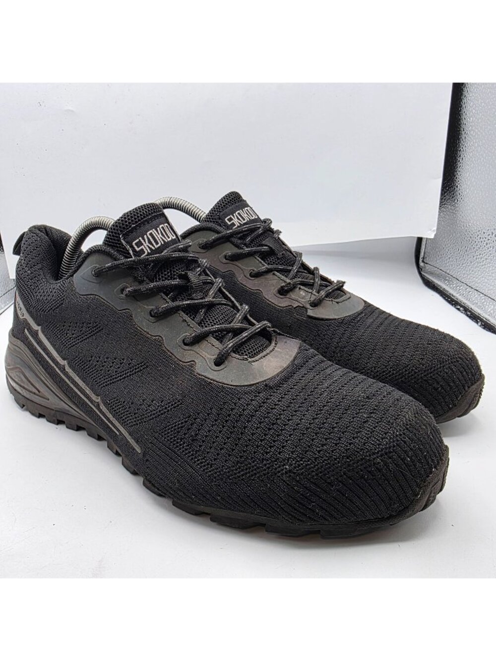 SkoKod Mens Size 10.5 Black Steel Toe Safety Shoes Slip Resistant Durable